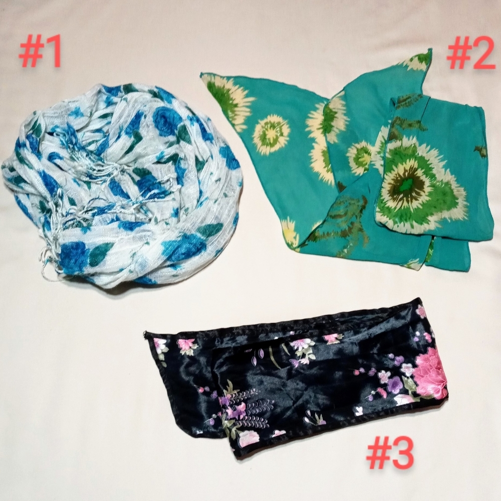 Set of 3 scarves.